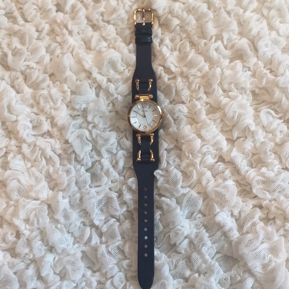 Genuine Leather Authentic Fossil Watch - Picture 2 of 5